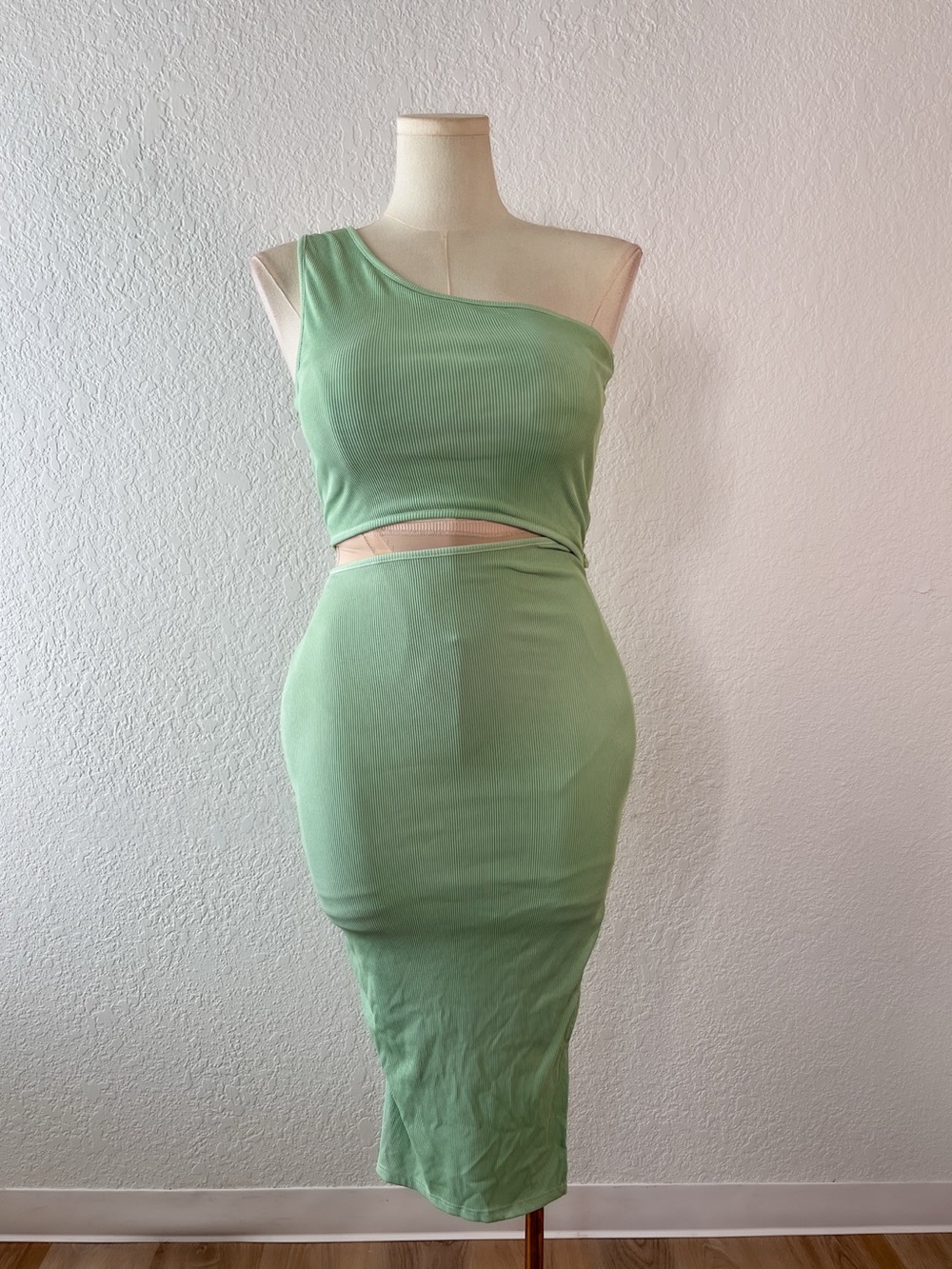 One-Shoulder Green Cutout Midi Dress